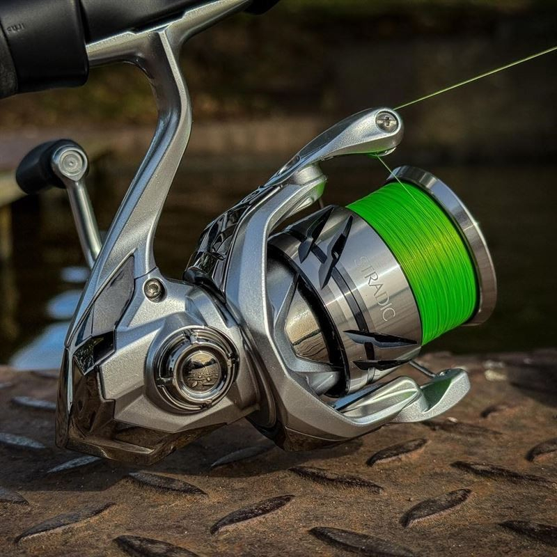 Shimano Spinning Reel 23 Stradic C3000