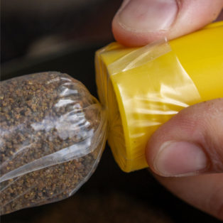 ПВА мешки с воронкой Avid Carp Transfer Solid Bag System